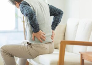 a person hurt by whiplash from an auto crash